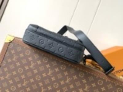 wholesale quality steamer messenger bag m23742